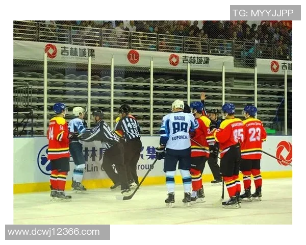 冰球赛场上的激情碰撞体验让你心跳加速感受冰雪运动的魅力与刺激
